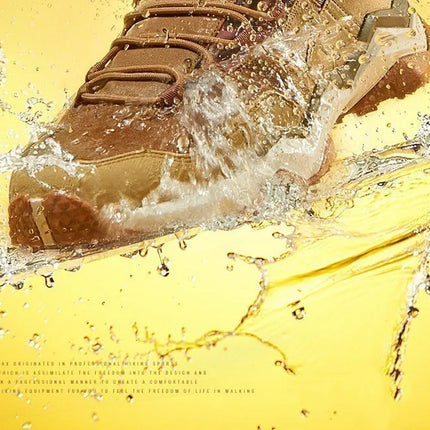 Waterproof RAX Damen-Wanderschuhe demonstrating water resistance and durability in outdoor conditions.