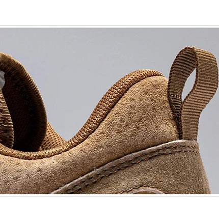 Close-up of TerraFlex Rax Herren Wanderschuhe showcasing durable Oxford fabric and breathable mesh for optimal outdoor comfort.