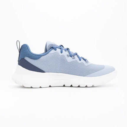 Blau-weiße, flexible Laufschuhe mit gepolsterter Sohle für maximalen Tragekomfort.