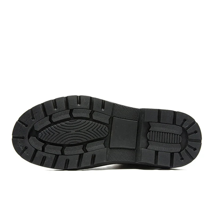 Handcrafted UrbanTrek Lederboots sole with durable grip, designed for comfort and style in business and everyday use.